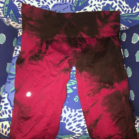 Lululemon tie-dye cropped Leggings - Picture 2 of 5